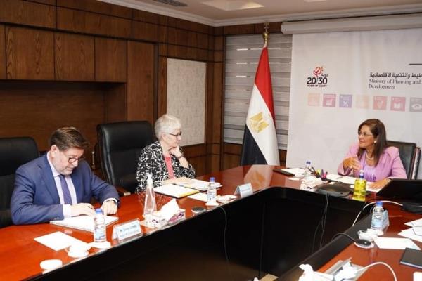 وزيرة التخطيط تناقش مع منظمة التعاون الاقتصادي الخطوات التنفيذية للبرنامج القطري