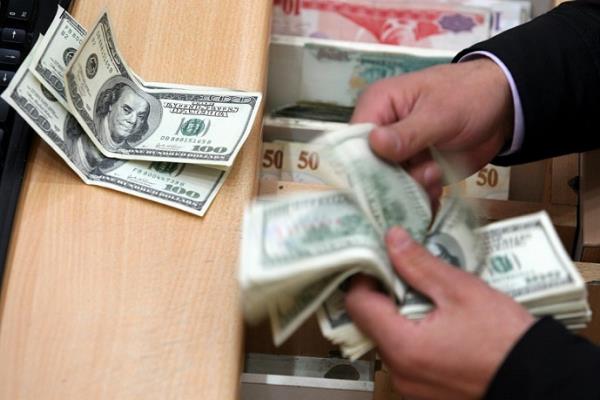 مصر : تراجع سعر الدولار بالسوق الموازية واستقرار سعر الصرف عند 19.71 جنيها