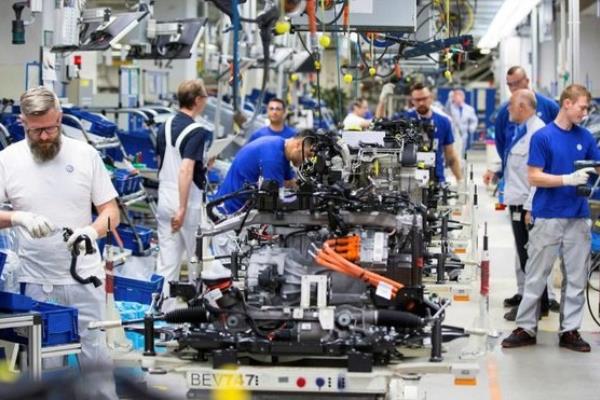 الآفاق الاقتصادية لألمانيا آخذة في التدهور بتراجع القطاع الصناعي في 2023